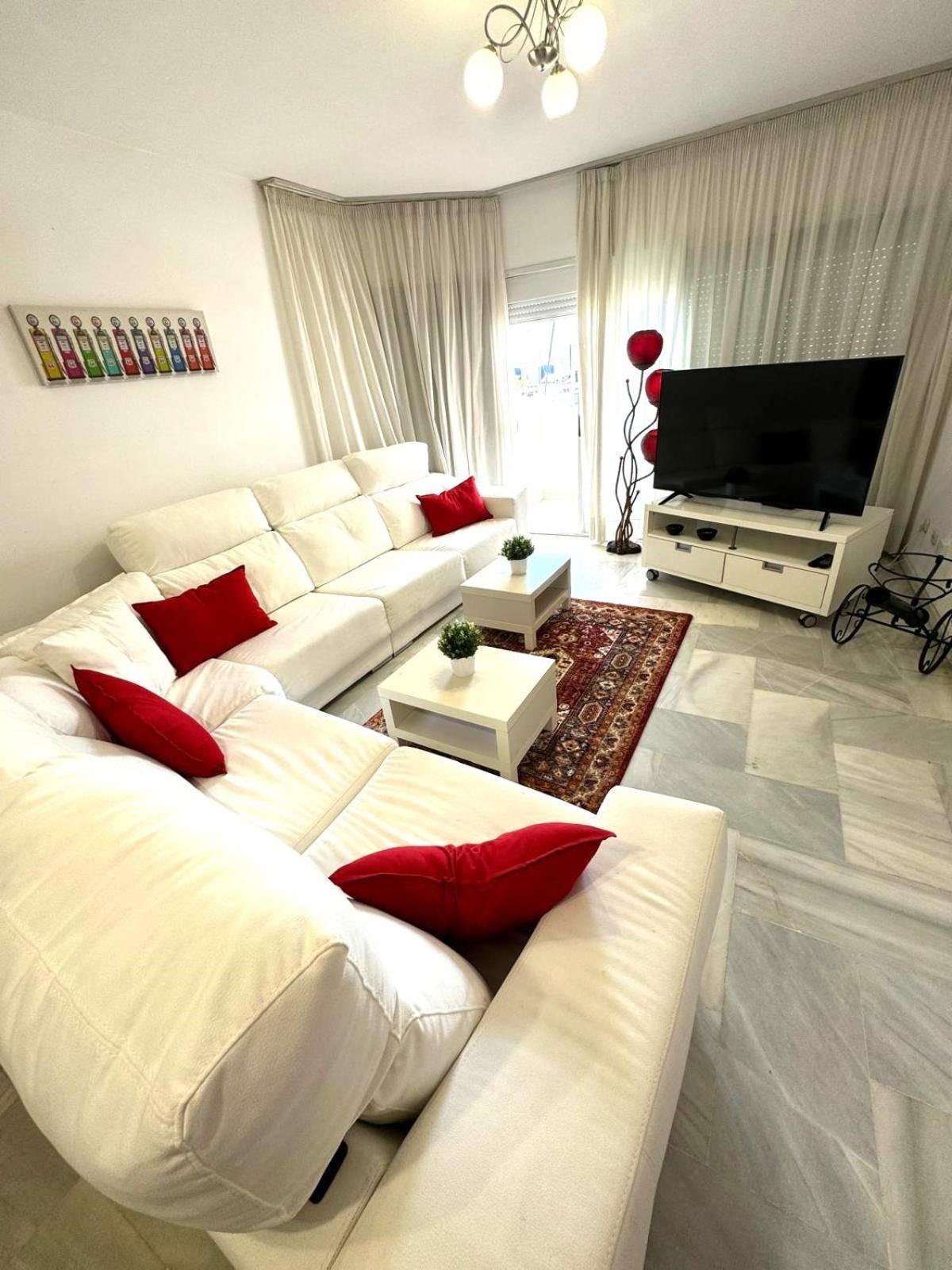 Frontline Marina Sea & Beach Views Apartment Benalmadena
